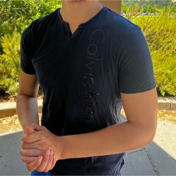 CALVIN KLEIN JEANS MEN V NECK T SHIRT NAVY BLUE CASUAL PARTY NIGHT OUT SIGNATURE - Picture 5 of 16